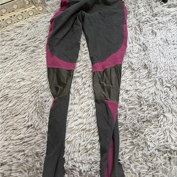 🌟PINK Victoria's Secret Black and Purple Leggings - Picture 2 of 3